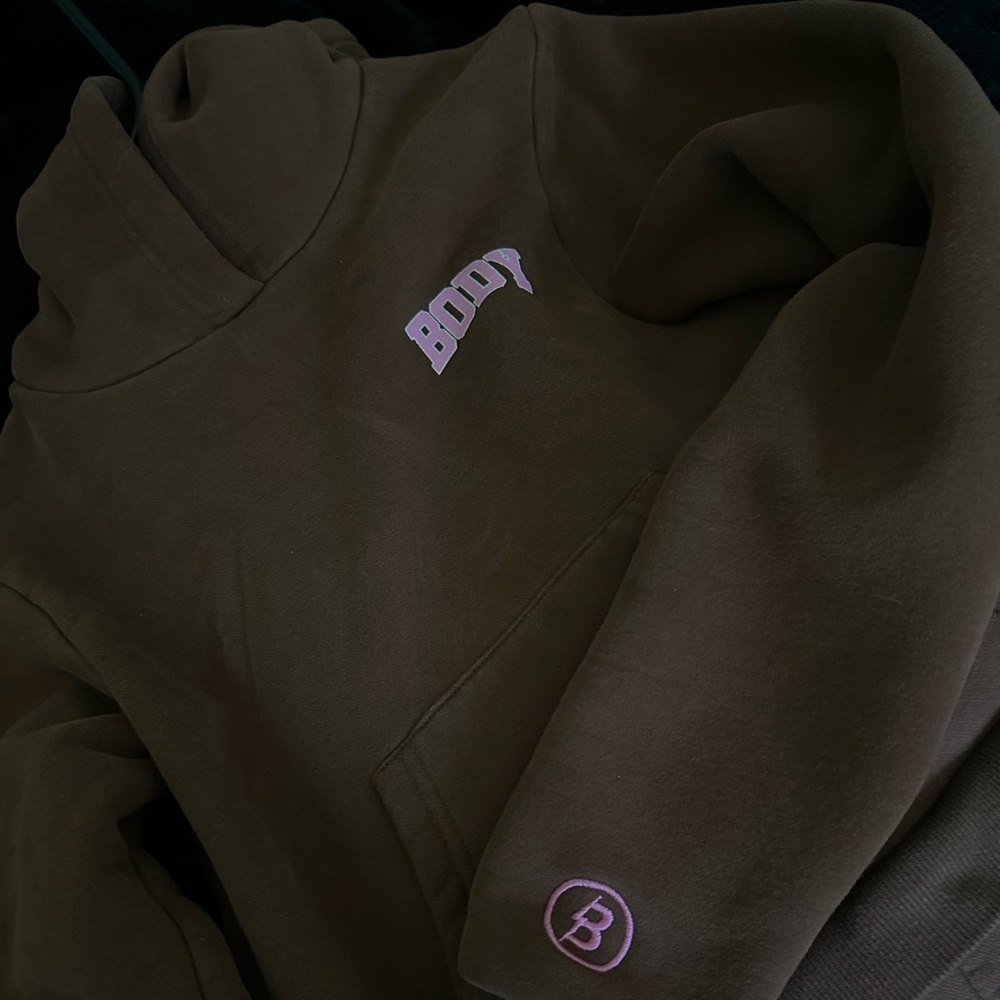 BODY BY RAVEN TRACY HOODIE & SWEATPANTS!